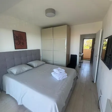 2p Au Calme Avec Sa Vue Mer Apartament